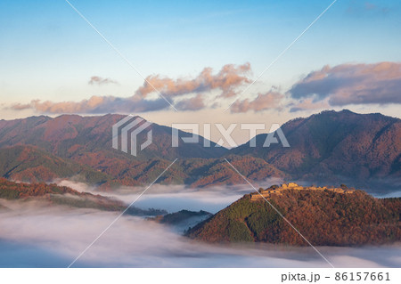 《兵庫県　朝来市》立雲狭から望む竹田城 86157661