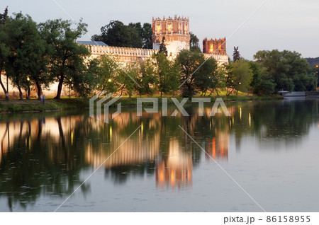 Novodevichy Convent (at night), also known as Bogoroditse-Smolensky Monastery, Moscow, Russia Novodevichy Convent (at night), also known as Bogoroditse-Smolensky Monastery, Moscow, Russia 86158955