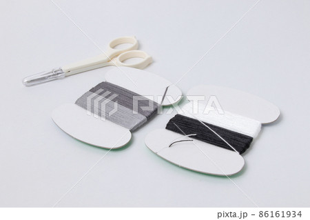 糸、裁縫、裁縫道具、ハサミ、はさみ、切る、紐、ひも、家庭科 86161934