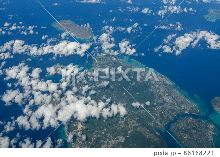 空から眺める沖縄の美しい絶景 空から眺める沖縄の美しい絶景 86168221