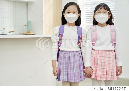 登校 マスク 子供 86172267