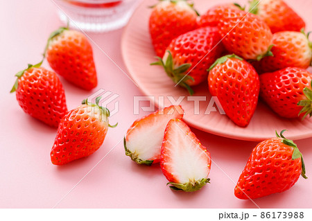 いちご　かわいい　果物 86173988