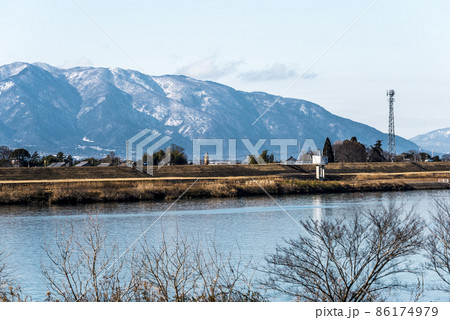 《岐阜県》長良川風景　養老山地 86174979