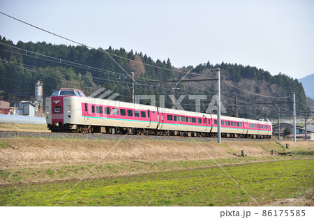 伯備線 根雨-黒坂 JR西日本 381系 ノーマル編成(米子) やくも 伯備線 根雨-黒坂 JR西日本 381系 ノーマル編成(米子) やくも 86175585