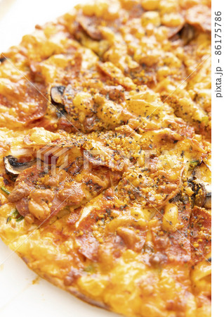 美味しいペペロニのピザ 美味しいペペロニのピザ 86175786