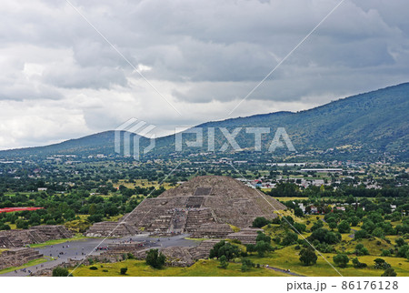 ラテンアメリカ最大の都市遺跡、メキシコのテオティワカン Teotihuacan 86176128