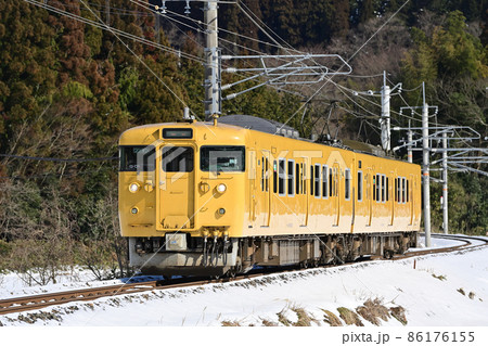 伯備線 黒坂-根雨 JR西日本 115系1000番台 G-01編成(岡山) 伯備線 黒坂-根雨 JR西日本 115系1000番台 G-01編成(岡山) 86176155