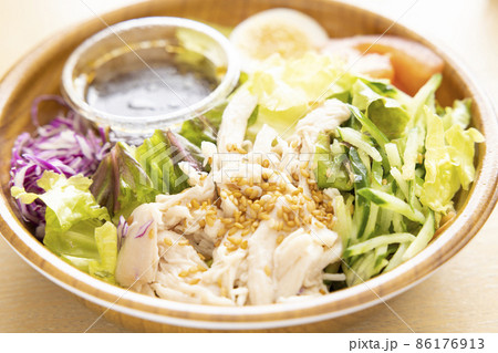 美味しい蒸し鶏野菜サラダ 美味しい蒸し鶏野菜サラダ 86176913