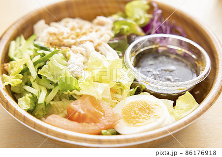 美味しい蒸し鶏野菜サラダ 86176918