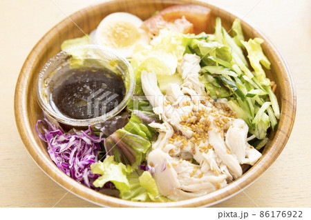 美味しい蒸し鶏野菜サラダ 86176922