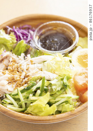 美味しい蒸し鶏野菜サラダ 美味しい蒸し鶏野菜サラダ 86176937