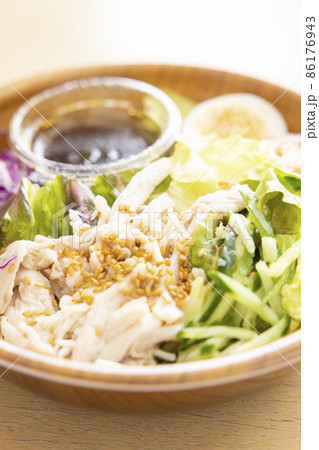 美味しい蒸し鶏野菜サラダ 86176943