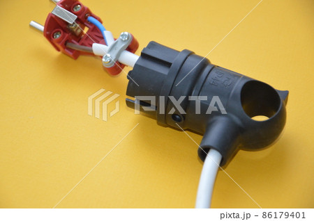 Creating a plug and socket 86179401