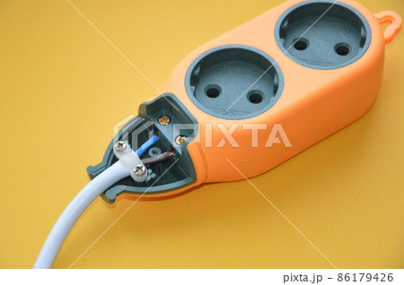 Creating a plug and socket 86179426