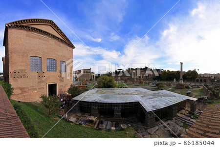 forum romanum ruins forum romanum ruins 86185044