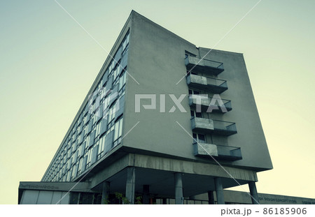 Mid-century modern architecture landmark Mid-century modern architecture landmark 86185906