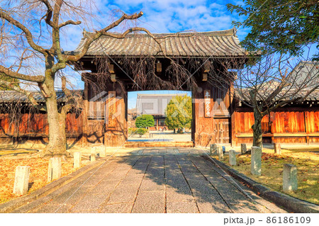 京都、妙覚寺の山門 京都、妙覚寺の山門 86186109