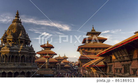 ネパール パタン ダルバール広場周辺の寺院群 Durbar Square, Patan, Nepal ネパール パタン ダルバール広場周辺の寺院群 Durbar Square, Patan, Nepal 86186913
