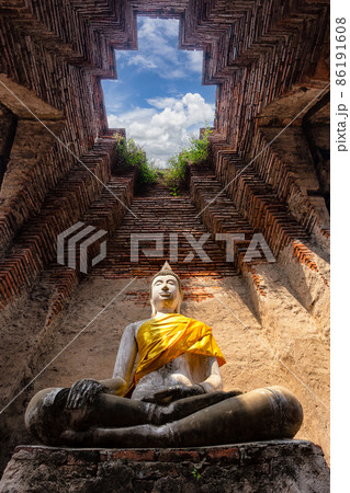 Old Temple Architecture, Wat Nakhon Luang at Ayutthaya, Thailand, World Heritage Site 86191608