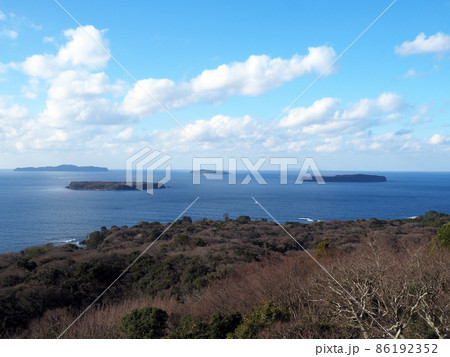 笠山から見た萩六島村と日本海 86192352