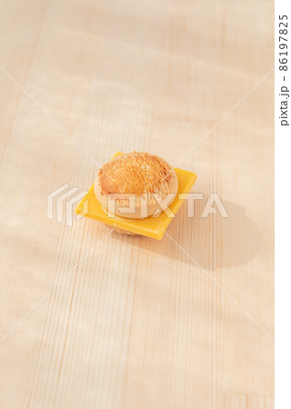 チーズバーガーのお菓子 チーズバーガーのお菓子 86197825