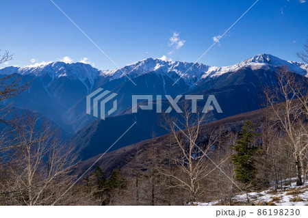南アルプス 白峰三山 杖立峠付近からのぞむ 12月 南アルプス 白峰三山 杖立峠付近からのぞむ 12月 86198230