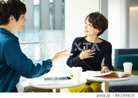 語学レッスン　撮影協力：LINK FOREST 86199810