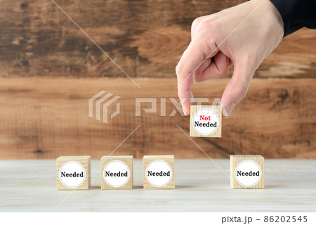 断捨離・必要なものと不必要なものの仕分けイメージ 断捨離・必要なものと不必要なものの仕分けイメージ 86202545