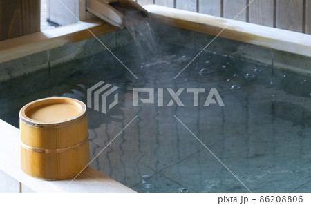 骨の芯まで温まる温泉と桶 骨の芯まで温まる温泉と桶 86208806