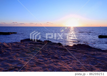 和歌山県千畳敷の夕暮れ 和歌山県千畳敷の夕暮れ 86209251