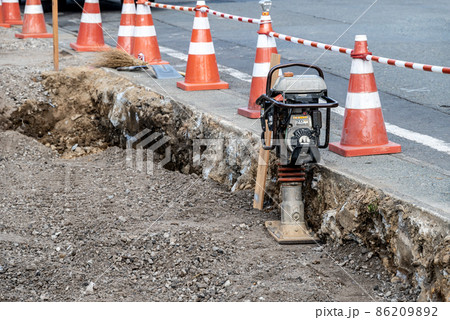 土木工事 道路とタンピングランマー 土木工事 道路とタンピングランマー 86209892