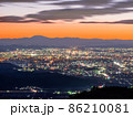 朝焼けと夜景 86210081