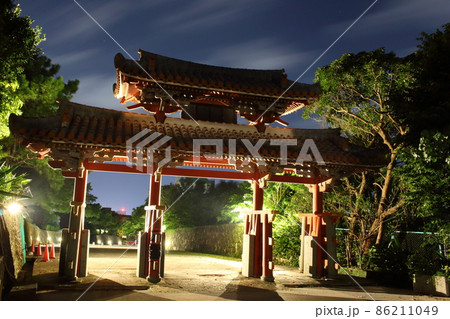 守礼門の夜景 首里城 沖縄県那覇市 86211049