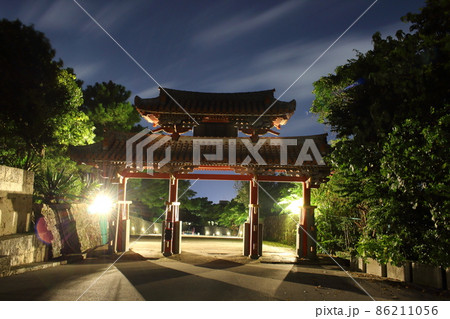 守礼門の夜景 首里城 沖縄県那覇市 86211056