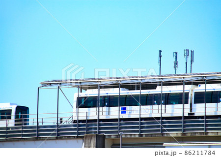 豊田市、八草駅とリニモの風景　 86211784