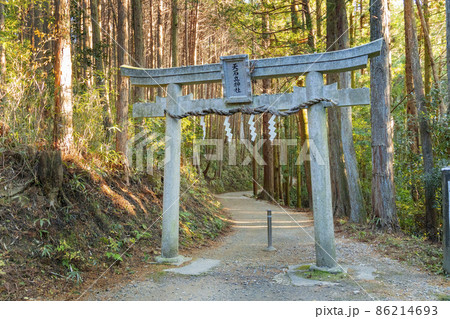 一刀石のある天石立神社 86214693