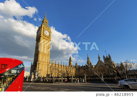 Sunny view of the famous Big Ben Sunny view of the famous Big Ben 86218955