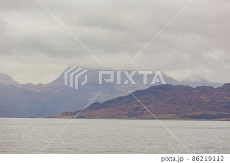 Overcast view of near Mallaig port 86219112