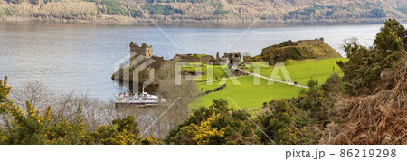 Sunny view of the famous Lago Ness and Urquhart Castle 86219298