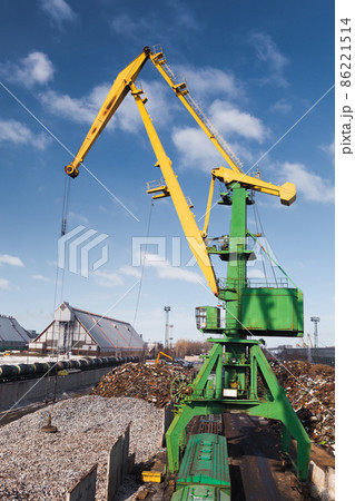 cast iron (pig iron) loading cast iron (pig iron) loading 86221514