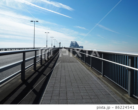 ゲートブリッジの歩道 86224541