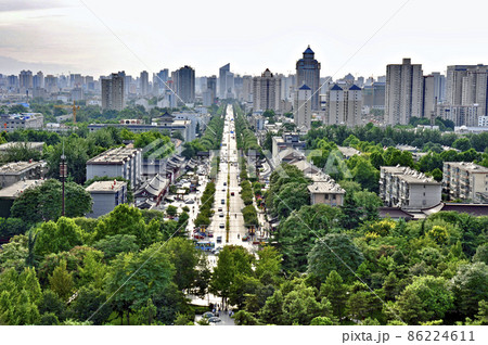 中国 西安市 大雁塔第七層から西側の街並みを望む 中国 西安市 大雁塔第七層から西側の街並みを望む 86224611