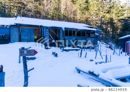 南御室小屋　冬季 86224939