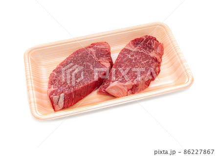 食品トレー入りステーキ用牛ヒレ肉二枚【チラシ用素材】 86227867