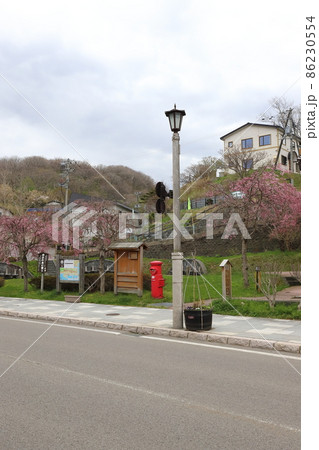 北海道 江差 丸ポストのある風景(江差町会所会館前) 北海道 江差 丸ポストのある風景(江差町会所会館前) 86230554