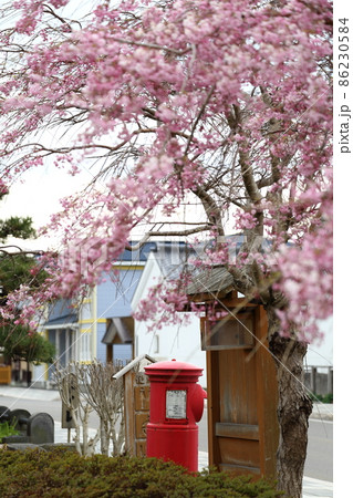 北海道 江差 丸ポストのある風景(江差町会所会館前) 北海道 江差 丸ポストのある風景(江差町会所会館前) 86230584
