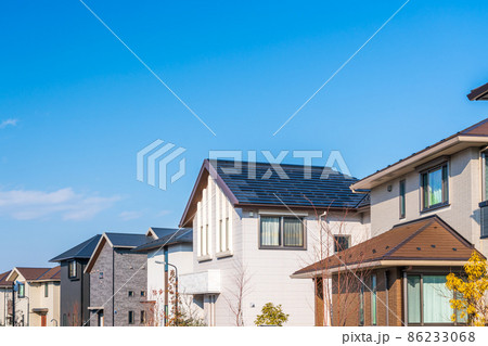 新築住宅が並ぶニュータウン 86233068