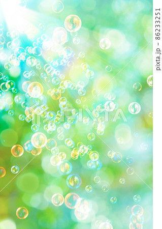 緑バックのシャボン玉 86233251