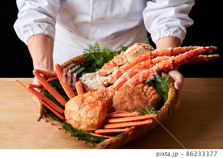 タラバガニ、ズワイガニ、毛ガニ カニ3種盛り合わせ タラバガニ、ズワイガニ、毛ガニ カニ3種盛り合わせ 86233377