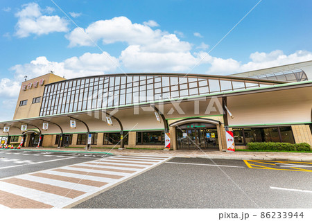 山形県酒田市　晴天の庄内空港ターミナルビル 86233944